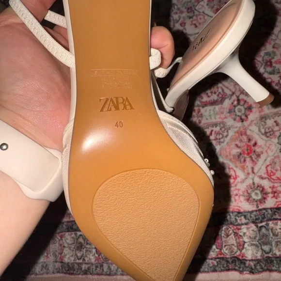 Zara Beige Floral Embroidered Kitten Heels - Picture 4 of 5